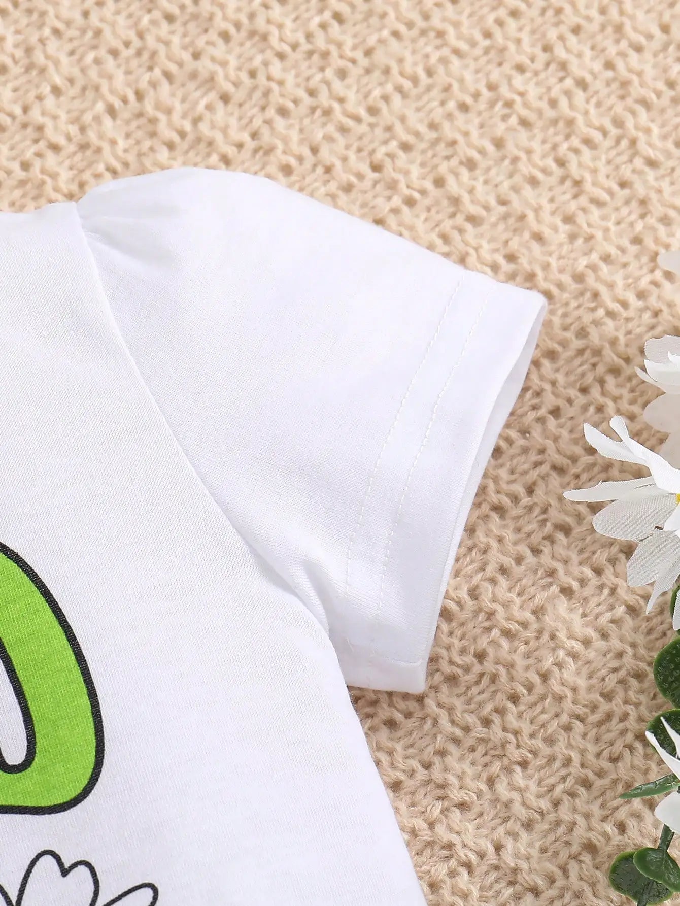 2-piece girls spring/summer fashion cute outdoor casual clothing white knit round neck Daisy print T-shirt + green pleated skirt Majesty Me