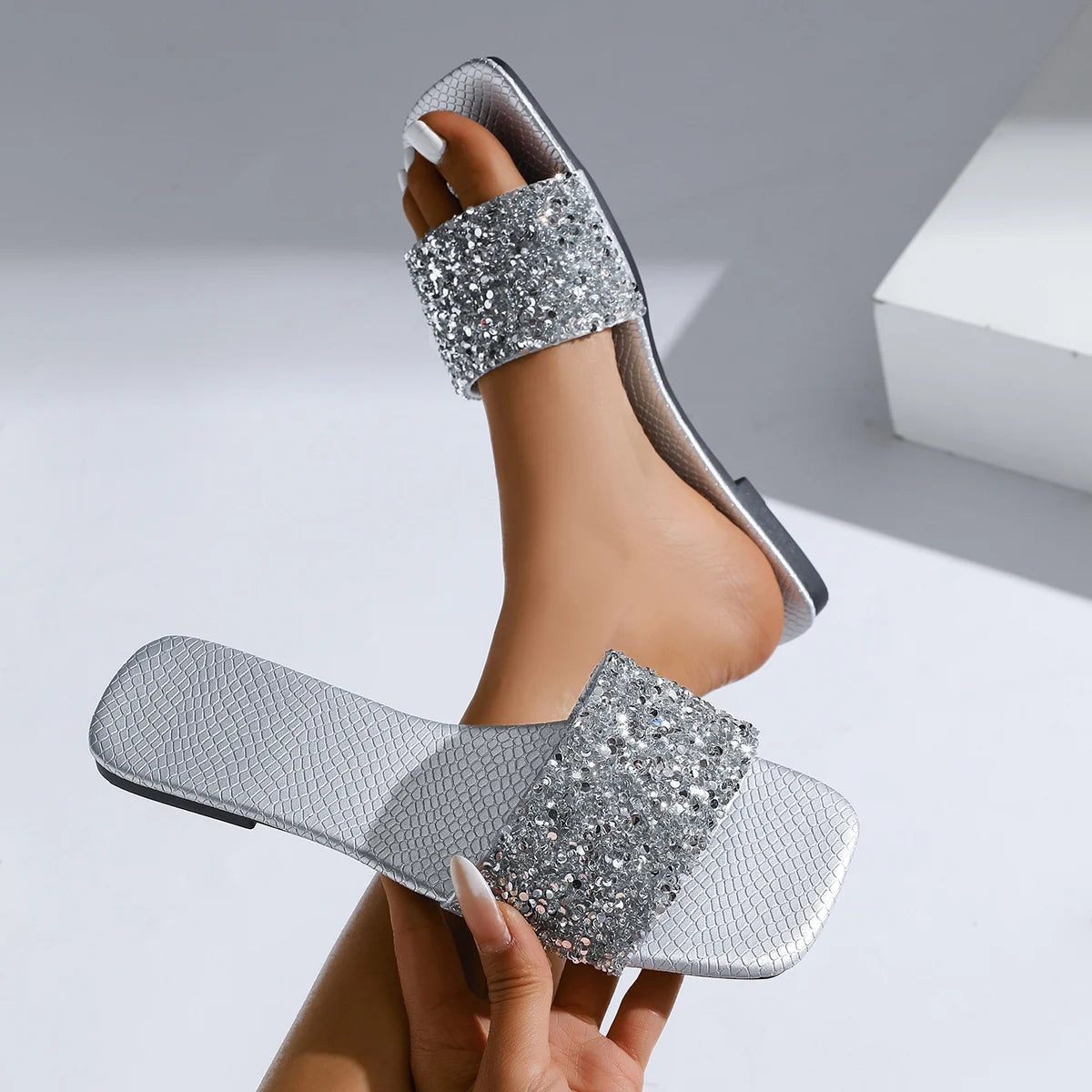 Women's Fashion Silver Sequin Flat Sandals 2025 Summer Open Toe Outdoor Slippers Woman Plus Size 43 Footwear Zapatos De Mujer Majesty Me